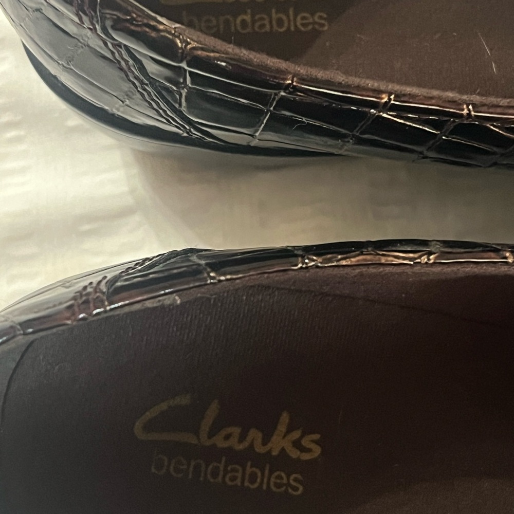 Clarks Bendables Alligator Pattern Shoes - image 8